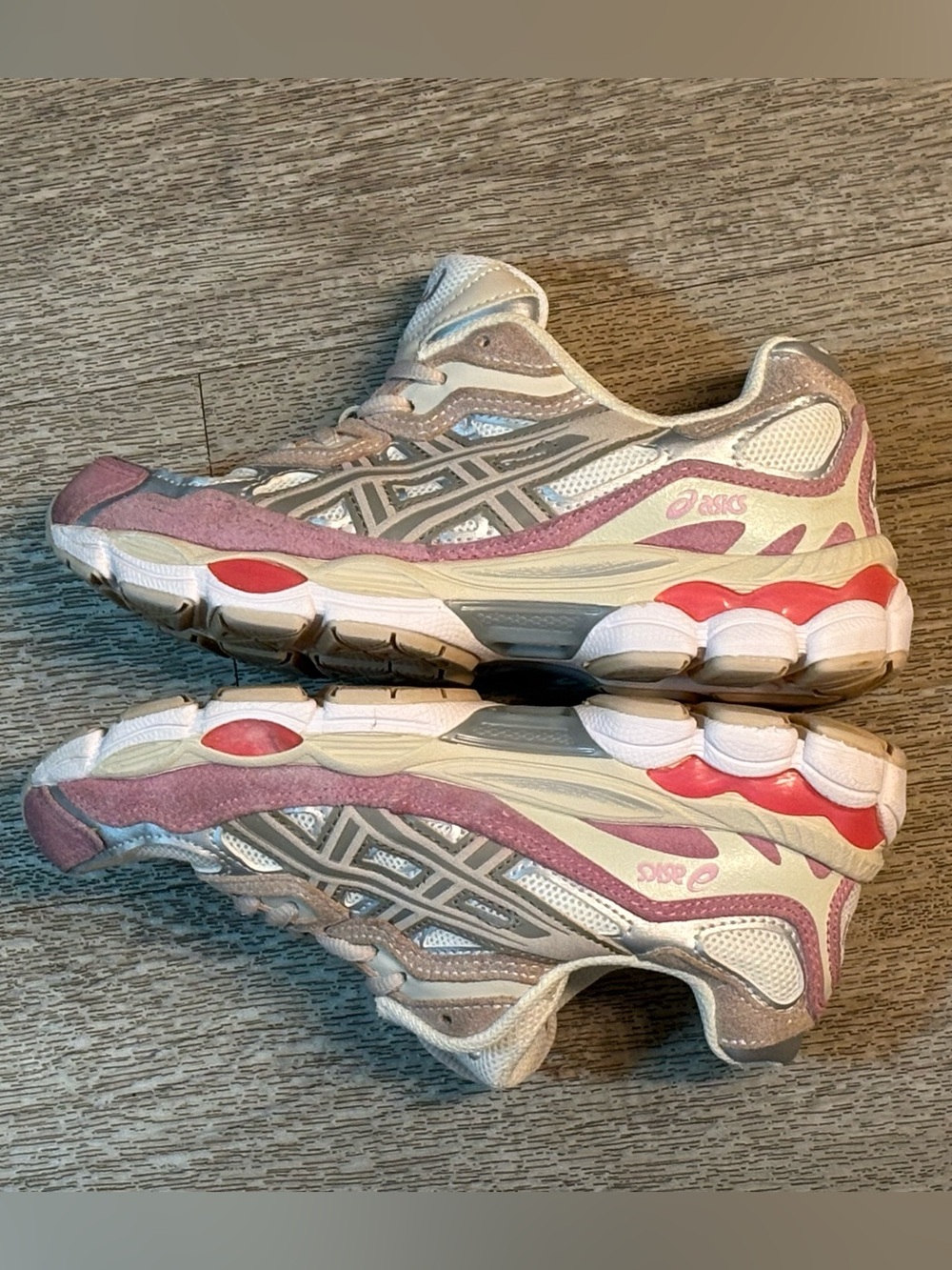 ASICS GEL NYC PINK/CREAM KIDS SNEAKERS SIZE 4